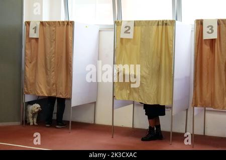 Italien, Region Toskana, Arezzo, 25. September 2022 : politische Wahlen 2022. Wahlstation während der Abstimmung. Foto © Daiano Cristini/Sintesi/Alamy Live News Stockfoto