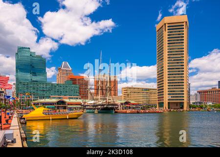 Baltimore, Maryland, USA Skyline am Binnenhafen am Tag. Stockfoto