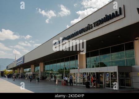 Bursa, Türkei September 17 2022: Intercity-Busbahnhof Bursa, einer der wichtigsten Verkehrspunkte Stockfoto