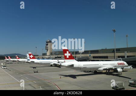 Swiss Air Flugzeuge in Zürich Flughafen, Schweiz Stockfoto