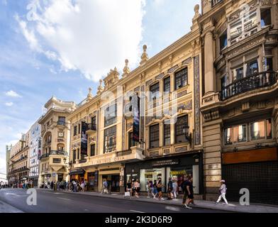 Madrid, Spanien, September 2022. Außenansicht des Reina Victoria Theaters im Stadtzentrum Stockfoto