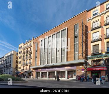 Madrid, Spanien, September 2022. Außenansicht des Palastes des Monumentaltheaters im Stadtzentrum Stockfoto