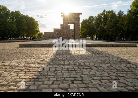 Madrid, Spanien, September 2022. Panoramablick auf den ägyptischen Tempel von Debod im Stadtzentrum Stockfoto