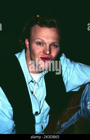 Stefan Raab, deutscher TV und Musikproduzent, Musiker, Moderator, Sänger, Komponist und Entertainer, Portrait, Deutschland, 1997. Stefan Raab, deutscher TV- und Musikproduzent, Moderator, Komiker, Singer-Songwriter, Komponist und Entertainer, Portrait, Deutschland, 1997. Stockfoto