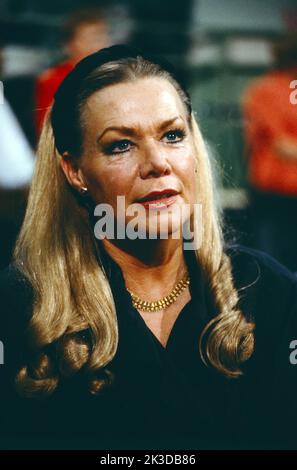 Ingrid van Bergen, deutsche Schauspielerin, Synchronsprecherin, Portrait, Deutschland, Ca. 1985. Ingrid van Bergen, deutsche Schauspielerin, Sprecherin, Porträt, Deutschland, Ca. 1985. Stockfoto