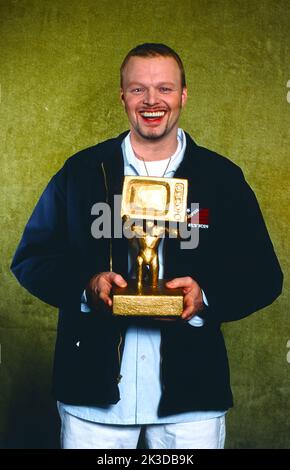 TV Total, ProSieben Comedy und Late Night Show, Moderation: Stefan Raab, deutscher TV und Musikproduzent, Musiker, Moderator, Sänger, Komponist und Entertainer, Deutschland, 1999. TV Total, Comedy und Late Night Show, präsentiert von Stefan Raab, deutscher TV- und Musikproduzent, Moderator, Komiker, Singer-Songwriter, Komponist und Entertainer, Deutschland, 1999. Stockfoto