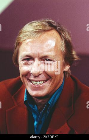 Claus Theo Gärtner, deutscher Schauspieler, TV-Serien-Star, bekannt als Privatdetektiv Matula in der ZDF Krimi-Serie: Ein Fall für zwei, Portrait, Deutschland, 1992. Claus Theo Gaertner, deutscher Schauspieler, bekannt in der Rolle des Privatdetektivs Matula in der TV-Krimiserie: Ein Fall für zwei, Portrait, Deutschland, 1992. Stockfoto