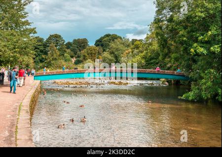 Love Lodges auf der Wehrbrücke über den River Wye, Bakewell, Derbyshire, Großbritannien Stockfoto