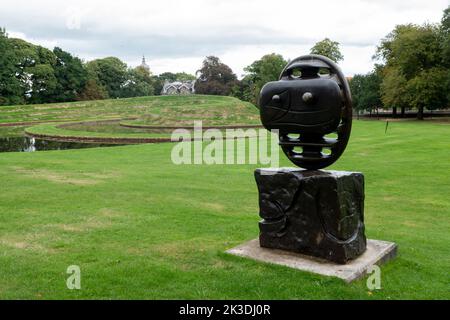 Person von Joan Miro im Garten der Scottish National Gallery of Modern Art in Edinburgh, Schottland Stockfoto