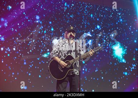 Karl-Heinz Ulrich von den Amigos bei der 'für unsere Freunde' Tour in der Messe-und Veranstaltungshalle. Löbau, 25.09.2022 Stockfoto