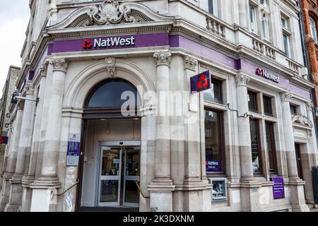 Eine Niederlassung der NatWest Bank in Camden High Street, London, Großbritannien Stockfoto