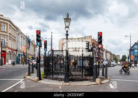 Öffentliche Bequemlichkeit oder Toilette, die jetzt nicht mehr genutzt wird, in Camden Town, London, VEREINIGTES KÖNIGREICH Stockfoto