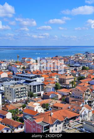 Arcachon (Südwestfrankreich): Überblick über die Stadt und die Bucht vom aussichtspunkt des Observatoriums von Sainte-Cecile Stockfoto