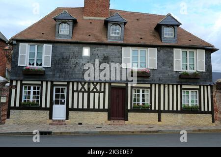 Blockhaus in Rue des Haras, Beuvron en Auge, Calvados, Normandie, Frankreich Stockfoto