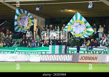 Stockholm, Schweden. 26. September 2022. Stockholm, Schweden, 26. 2022. September: Hammarby IF FF-Fans vor dem Spiel in der Schwedischen Liga OBOS Damallsvenskan am 26. 2022. September zwischen Hammarby IF und Linkoping FC bei Hammarby IP in Stockholm Schweden (Peter Sonander/SPP) Quelle: SPP Sport Pressefoto. /Alamy Live News Stockfoto