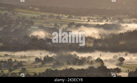 Nebel im Hope Valley, Peak District Stockfoto