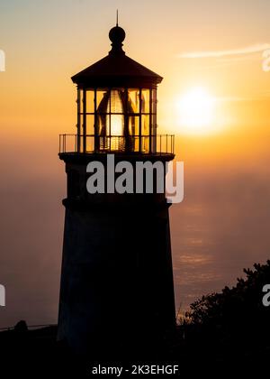 Sonnenuntergang, Heceta Head Lighthouse nördlich von Florence, Oregon. Stockfoto