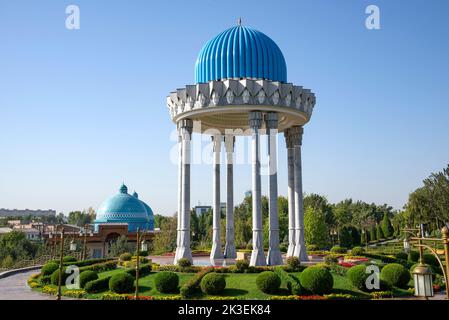 TASCHKENT, USBEKISTAN - O4. SEPTEMBER 2022: Rotunde im Gedenkkomplex "zum Gedenken an die Opfer der Repression". Taschkent, Usbekistan Stockfoto