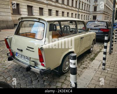 Sofia, Bulgarien - 12. September 2022; alter Trabant Kombi-Wagen im Zentrum der Stadt geparkt Stockfoto