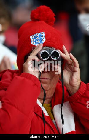 London, England, 26.. September 2022. England-Fan beim Spiel der UEFA Nations League im Wembley Stadium, London. Bildnachweis sollte lauten: David Klein / Sportimage Stockfoto