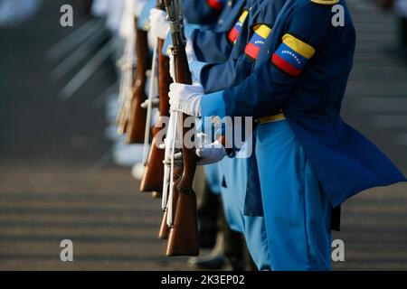 Maracaibo-Venezuela-24-07-2013. Soldaten der venezolanischen Marine während einer Militärparade. © JOSE ISAAC BULA URRUTIA. Stockfoto