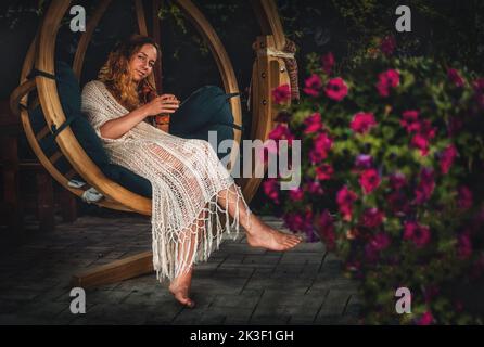 Kakaozeremonie im Garten, herzöffnende Medizin. Zeremonienraum. Stockfoto