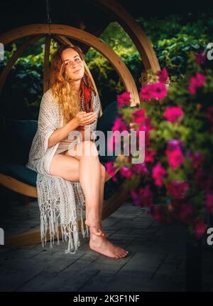 Kakaozeremonie im Garten, herzöffnende Medizin. Zeremonienraum. Stockfoto