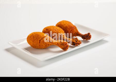 Hühnerlolipop, Hähnchenwinglet, Tandoori-Huhn. Berühmtes indisches Non-Veg-Gericht, gebratenes Huhn, indische chinesische Vorspeise Stockfoto