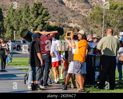 Los Angeles, OCT 23 2014 - Sonnenansicht vieler Menschen im griffith Observatorium Stockfoto