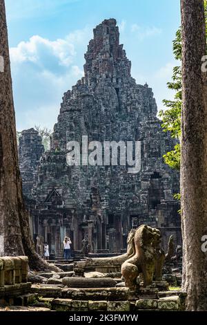 Kambodscha. Siem Reap. Der archäologische Park von Angkor. Touristen besuchen Bayon Tempel 12. Jahrhundert Hindu-Tempel Stockfoto