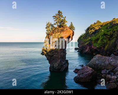 Malerische Luftaufnahme des Quaco Head Felsens UNESCO Fundy Biosphere Reserve in Kanada Stockfoto