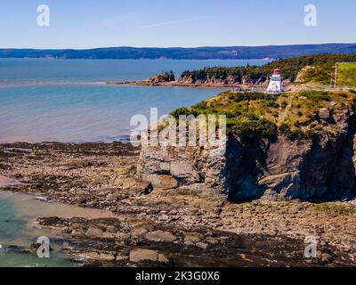 Luftaufnahme des Leuchtturms im Fundy's Cape Enrage Fundy Biosphere Reserve in Kanada Stockfoto