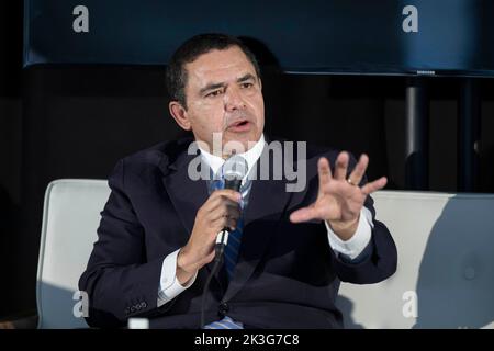 Austin, TX, USA. 24. September 2022. Mitglied des demokratischen Hauses, District 28 HENRY CUELLAR, D-Laredo, spricht während einer Interviewsitzung beim jährlichen Texas Tribune Festival in der Innenstadt von Austin am 24. September 2022. (Bild: © Bob Daemmrich/ZUMA Press Wire) Stockfoto