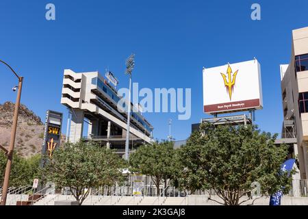 Tempe, AZ - 2022. September: Das Sun Devil Stadium ist ein Outdoor-College-Fußballstadion auf dem Campus der Arizona State University. Stockfoto