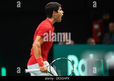 Valencia, Spanien. 18. September 2022. Carlos Alcaraz (Spanien-Team) reagiert während des Tennisspiels zwischen Spanien und der Republik Korea beim Davis Cup von Rakuten beim Pabellon Municipal de Fuente San Luis.Endstand, Spanien 6, 7 Korea Republic 4, 6. Kredit: SOPA Images Limited/Alamy Live Nachrichten Stockfoto