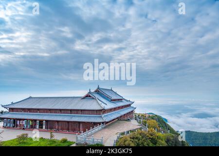 Tempelgebäude in Leidongping, Berg Emei, Provinz Sichuan, China Stockfoto