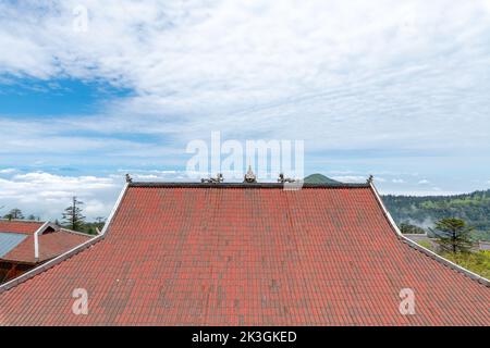 Tempelgebäude in Leidongping, Berg Emei, Provinz Sichuan, China Stockfoto