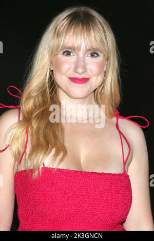 LOS ANGELES - SEP 22: Mia Weinberger beim Catalina Film Festival 2022 in Long Beach - Donnerstag Red Carpet im Scottish Rite Event Center am 22. September 2022 in Long Beach, CA Stockfoto