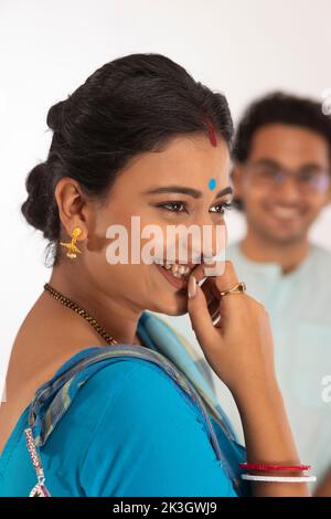 Nahaufnahme des Porträts einer verheirateten Bengali-Frau Stockfoto