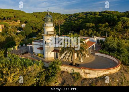 Sonnenaufgang vom Leuchtturm von Calella (Maresme, Barcelona, Katalonien, Spanien) ESP: Amanecer desde el faro de Calella (Maresme, Barcelona, Cataluña) Stockfoto