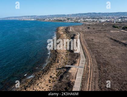 Luftaufnahme des Küstenpfades von Paphos, Paphos, Zypern. Stockfoto