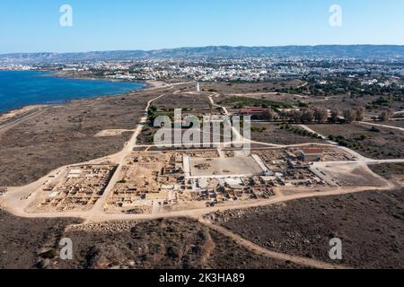 Luftaufnahme von Paphos Archäologischer Park und Leuchtturm, Paphos, Zypern. Stockfoto