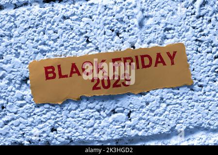 Textunterschrift, die den Frühling anruft. Business Concept Day nach Thanksgiving Discounts Shopping Day Stockfoto