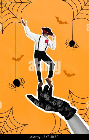 Poster Collage von Kerl in mexikanischen Kostüm Tanz auf mittelalterlichen Gothic Dekor Hand isoliert gelbe Farbe Netz Spinne Hintergrund Stockfoto