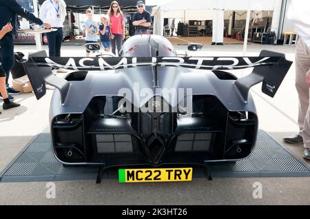 Rückansicht des McMurtry Spéirling Electric Fan Car, absoluter Rekordhalter beim Goodwood Festival of Speed, auf der Silverstone Classic zu sehen Stockfoto