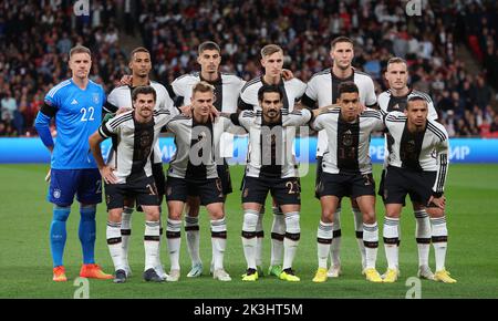 LONDON ENGLAND - SEPTEMBER 26 : Deutschland Teamfoto vor dem Start Back Row:- Marc-Andre Stegen aus Deutschland,Thilo Kehrer (West Ham United) aus Deutschland K Stockfoto