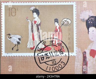 CHINA - UM 1984:Eine in China gedruckte Marke zeigt 1984 T89 Schönheiten tragen Blumen Briefmarken Malerei, um 1984 Stockfoto