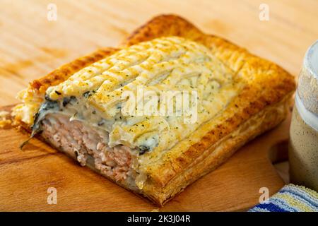 Traditionelle Lachs in Blätterteig Stockfoto