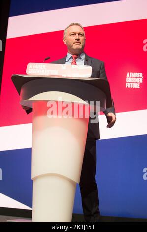 Liverpool. uk, 27/09/2022, Steve Reed, Labour Party Conference Day Three Morning Speakes, MS Bank Arena Liverpool. (Terry Scott/SPP) Quelle: SPP Sport Press Foto. /Alamy Live News Stockfoto