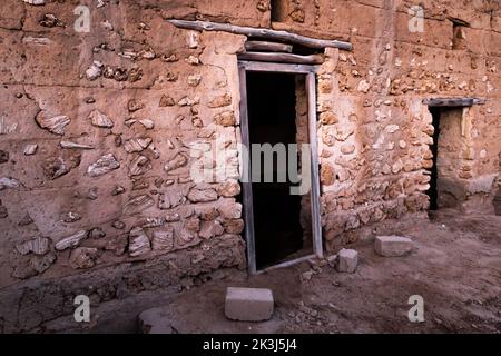 Al Jazirat Al Hamra, die Geisterstadt Ras Al Khaimah, wurde aufgegeben, als der Ölreichtum die Urbanisierung der VAE hervorbrachte. Stockfoto